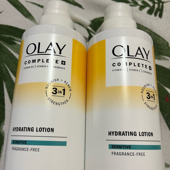 OLAY Complete Hydrating Lotion 2 bottles - Picture 1 of 6